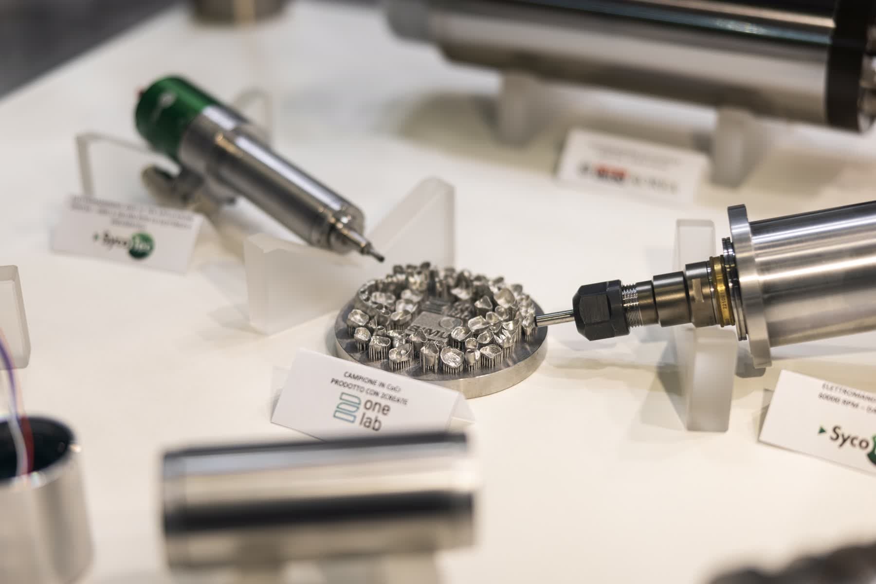 Allestimenti sostenibili: materiali, CNC e riuso intelligente